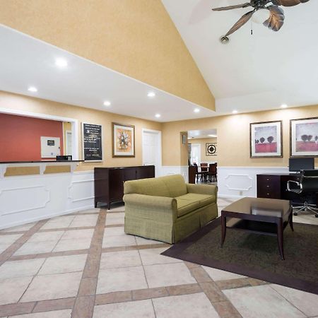 Howard Johnson By Wyndham Dalton Exterior photo